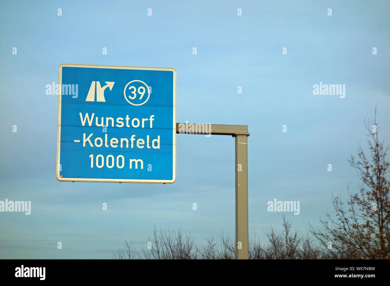 highway sign,  wunstorf-kolenfeld, 1000m, 39 Stock Photo