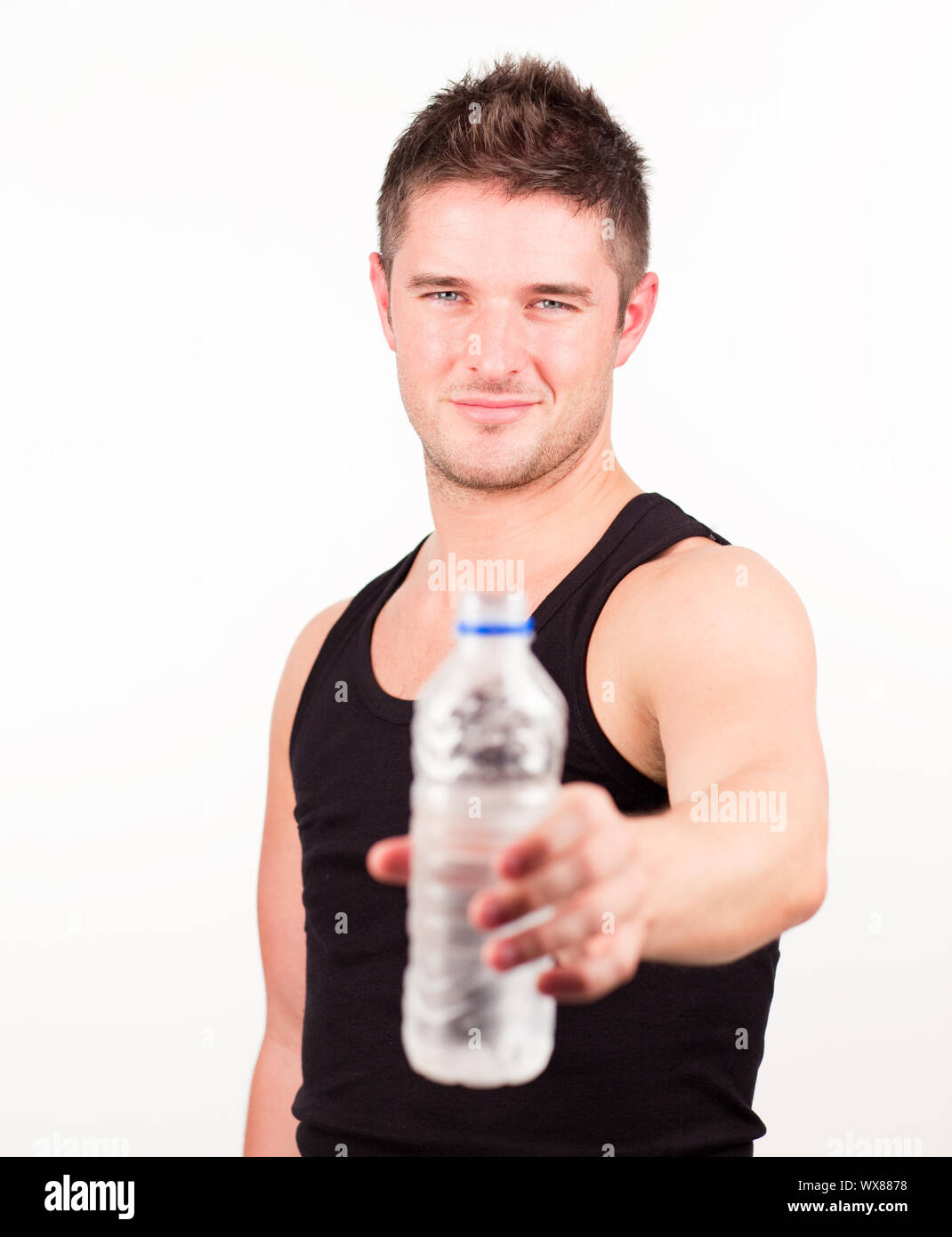 Человек с бутылкой воды в руке. Человек с баклажкой. Человек с бутылкой. Человечек с бутылкой воды. Дал бутылку человеку.