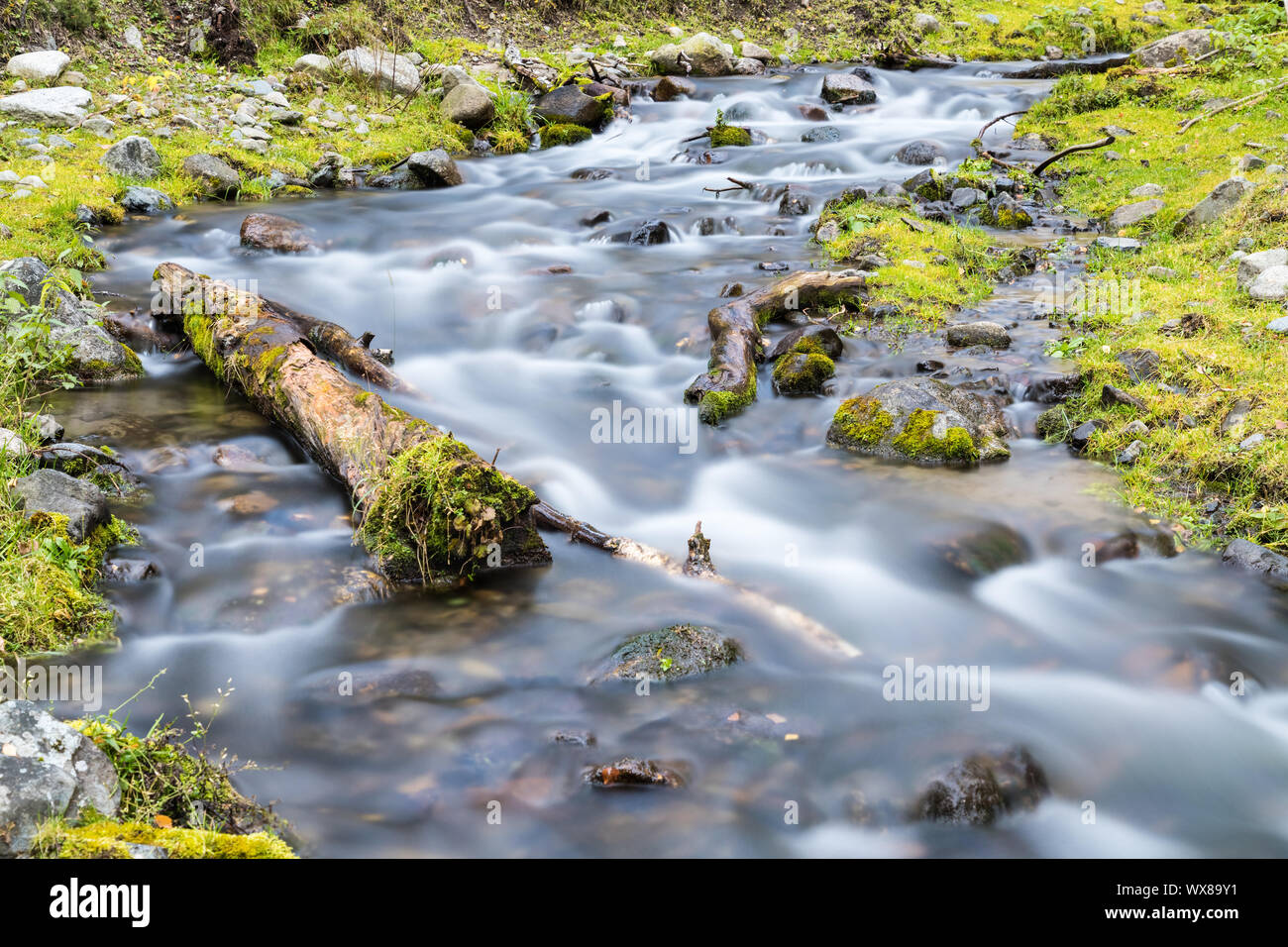 Cascade closeup water flow in hi-res stock photography and images - Alamy