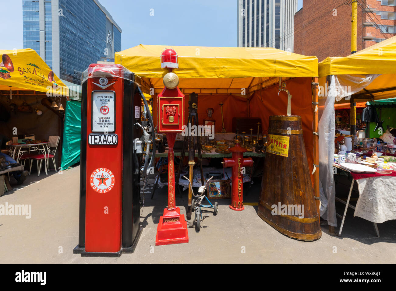 Bogota Antiques For Sale At The Flea Market Colombia Stock Photo Alamy Bogota Antiques For Sale At The Flea Market Colombia Stock Photo Alamy