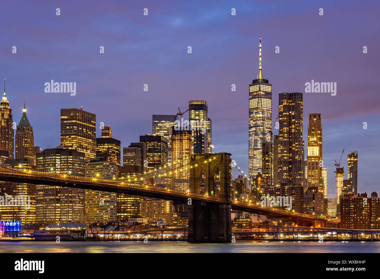 World famous brooklyn bridge night hi-res stock photography and images ...