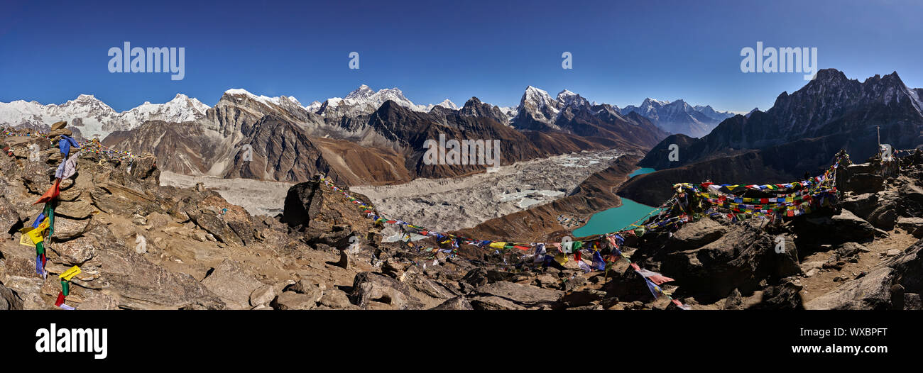 Mount everest summit panorama view hi-res stock photography and images ...