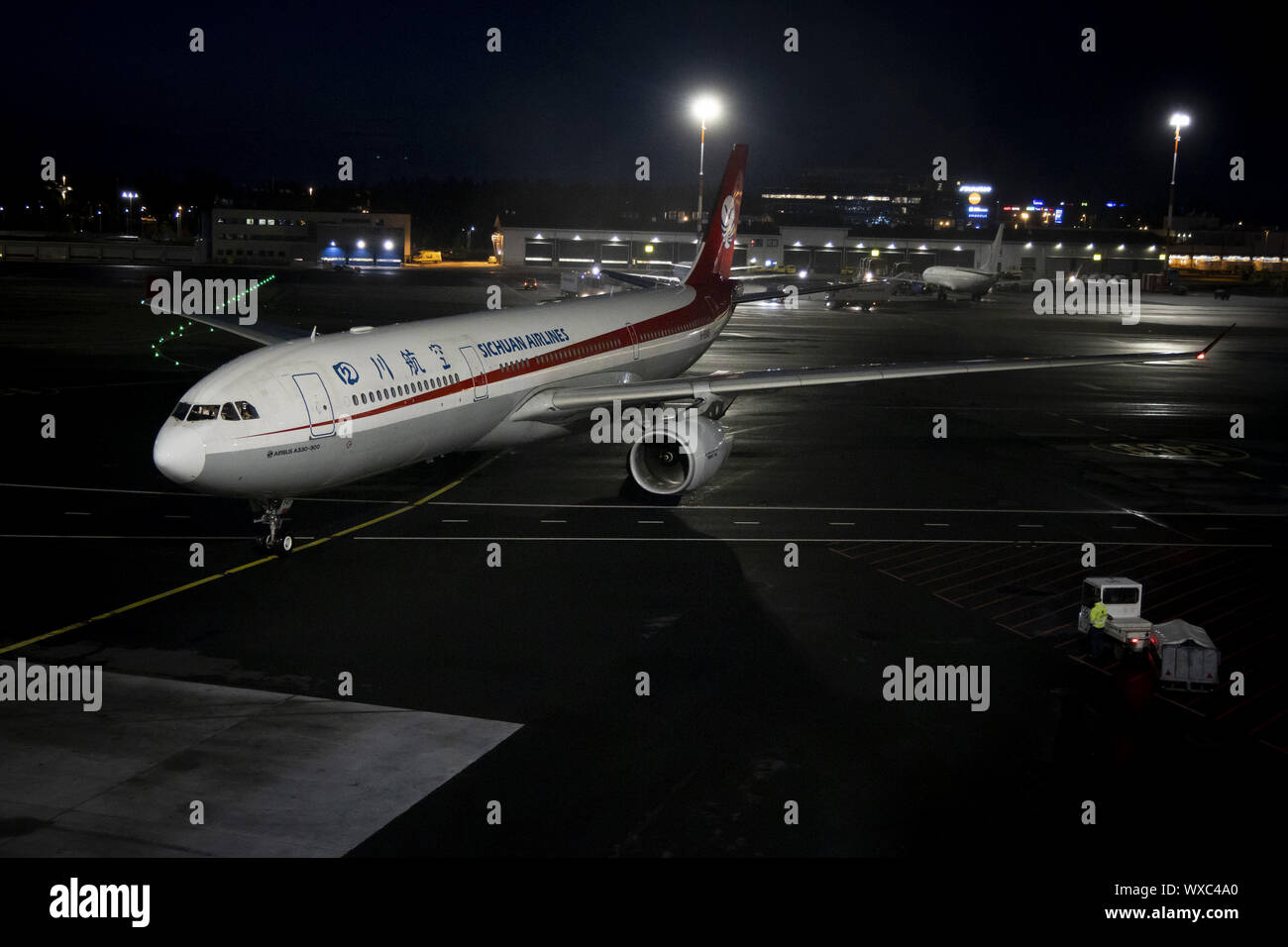 New flight route hi-res stock photography and images - Alamy
