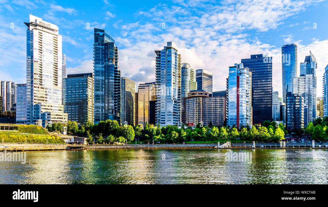 Vancouver downtown skyline hi-res stock photography and Vancouver downtown skyline hi-res stock photography and