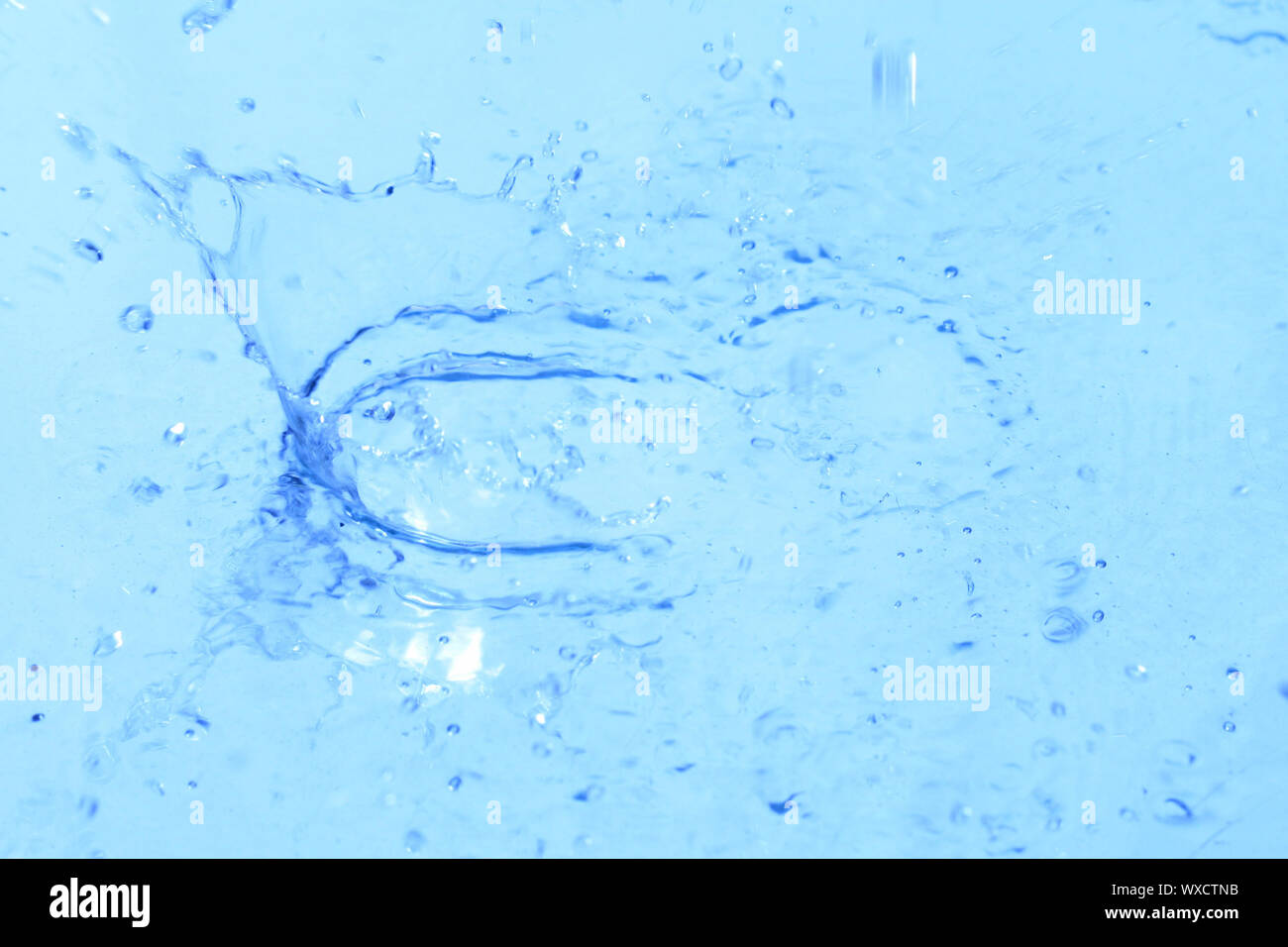 blue water splash macro close up Stock Photo - Alamy