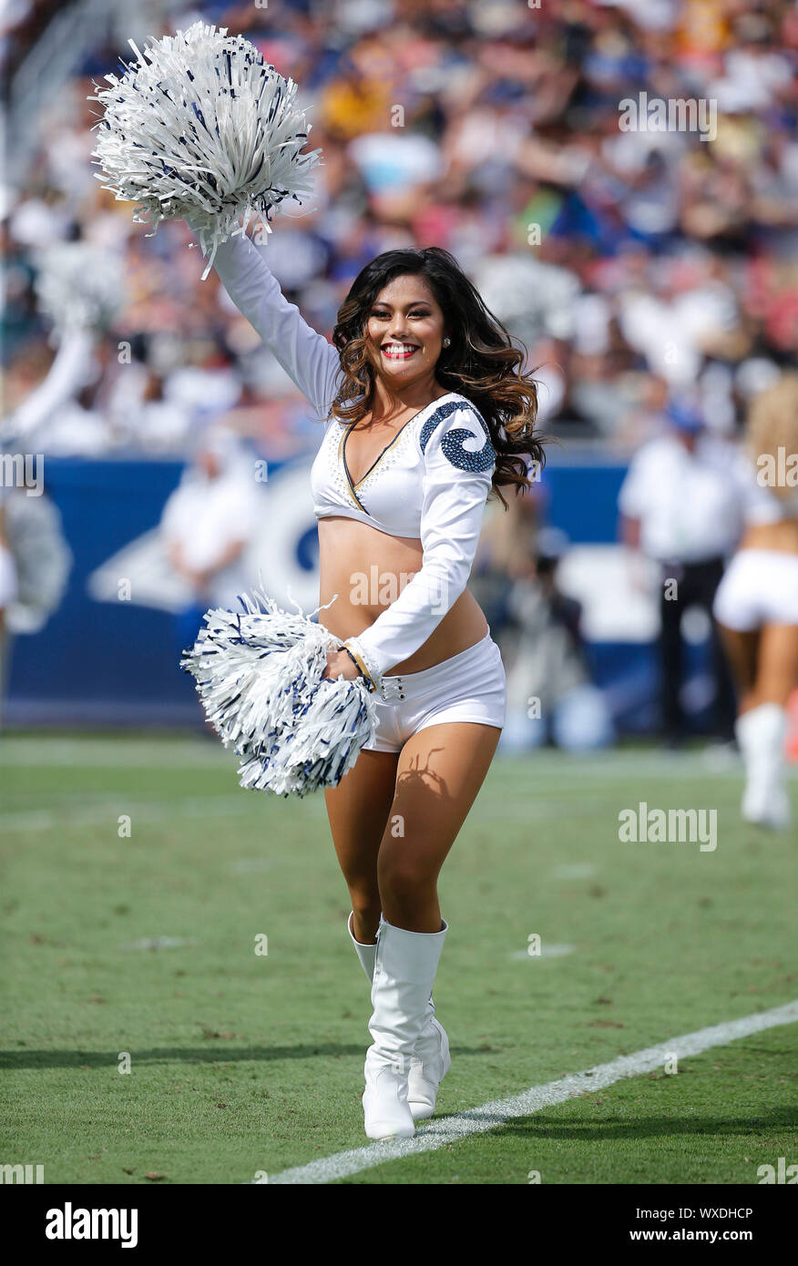 Los angeles rams cheerleader hi-res stock photography and images - Alamy