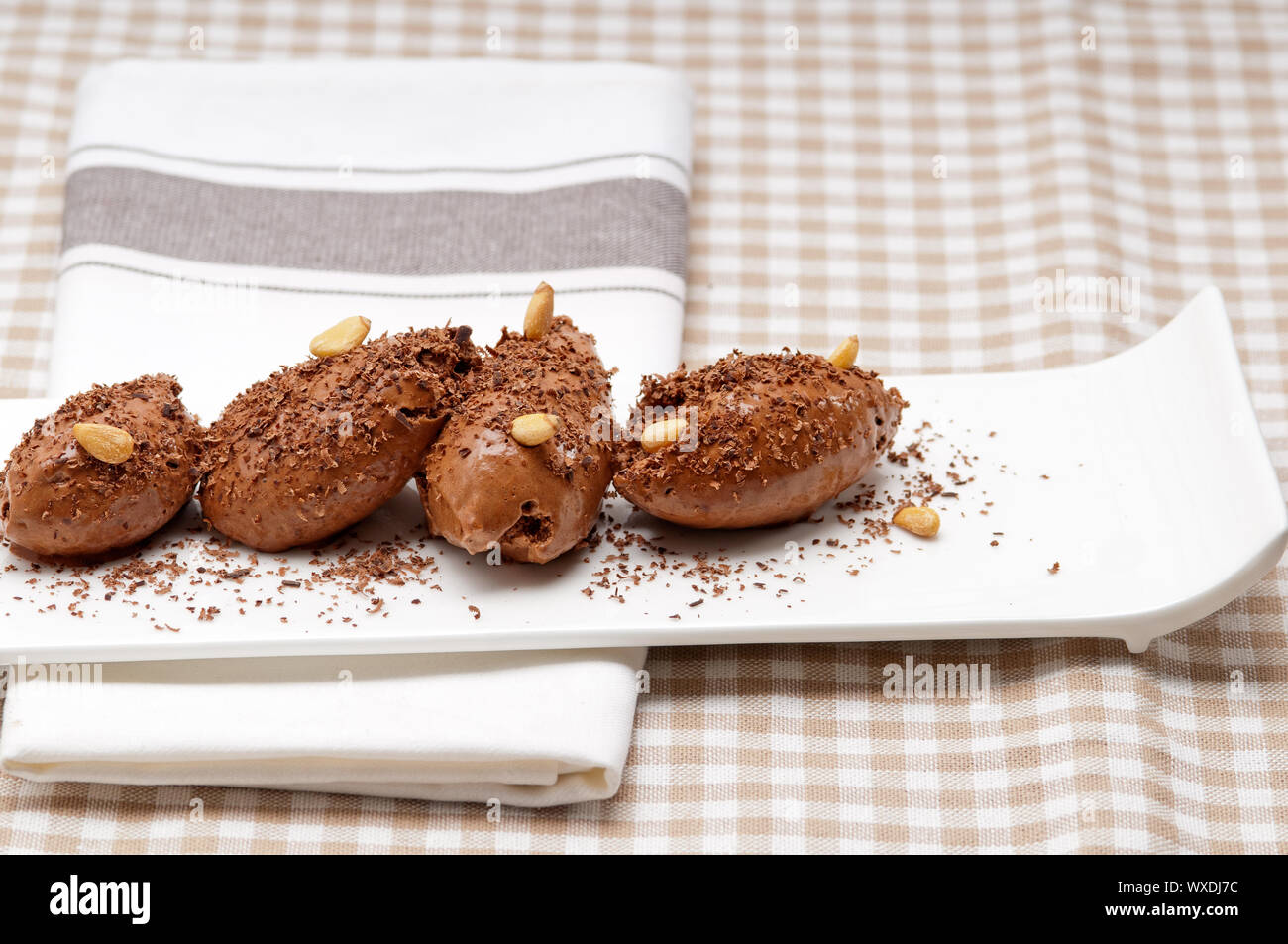 fresh home made chocolate mousse quenelle dessert Stock Photo Alamy