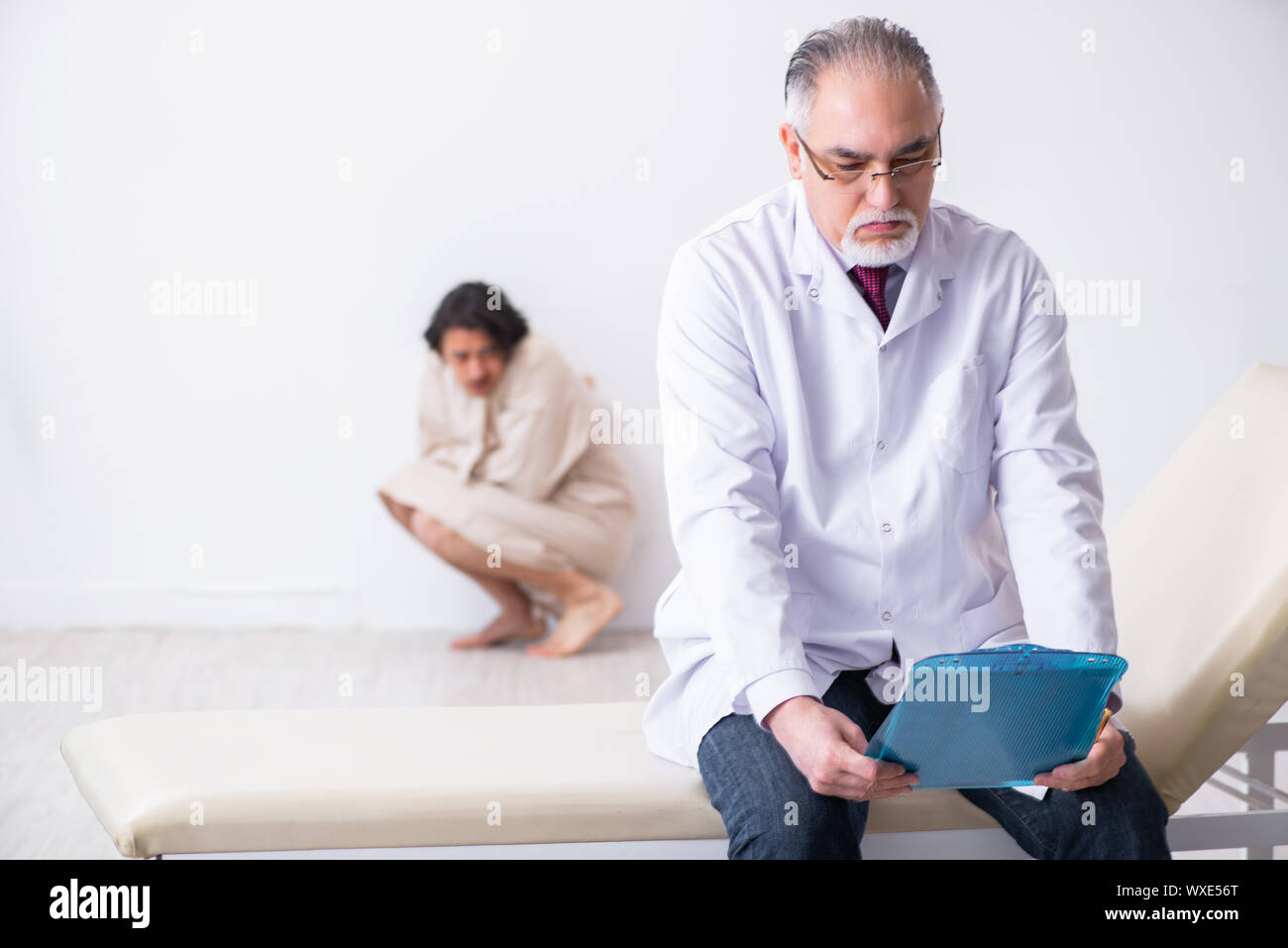 Medical insanity patient hi-res stock photography and images - Alamy