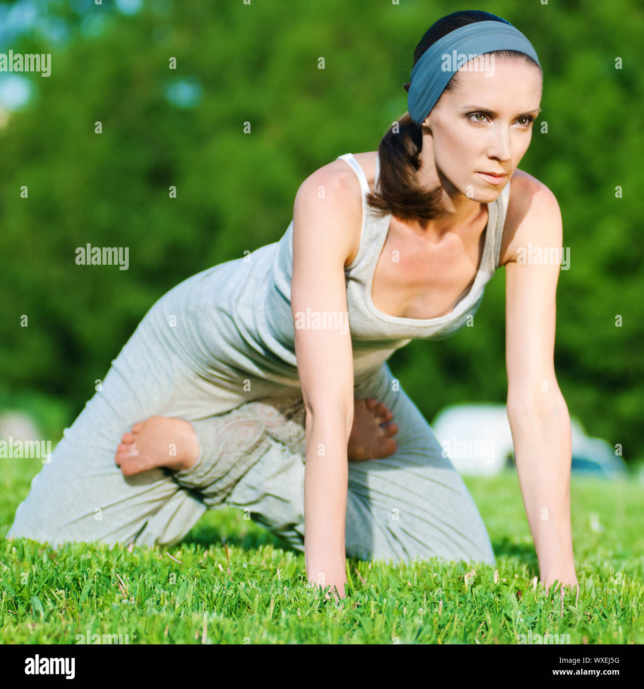 One 40s black woman yoga hi-res stock photography and images - Alamy