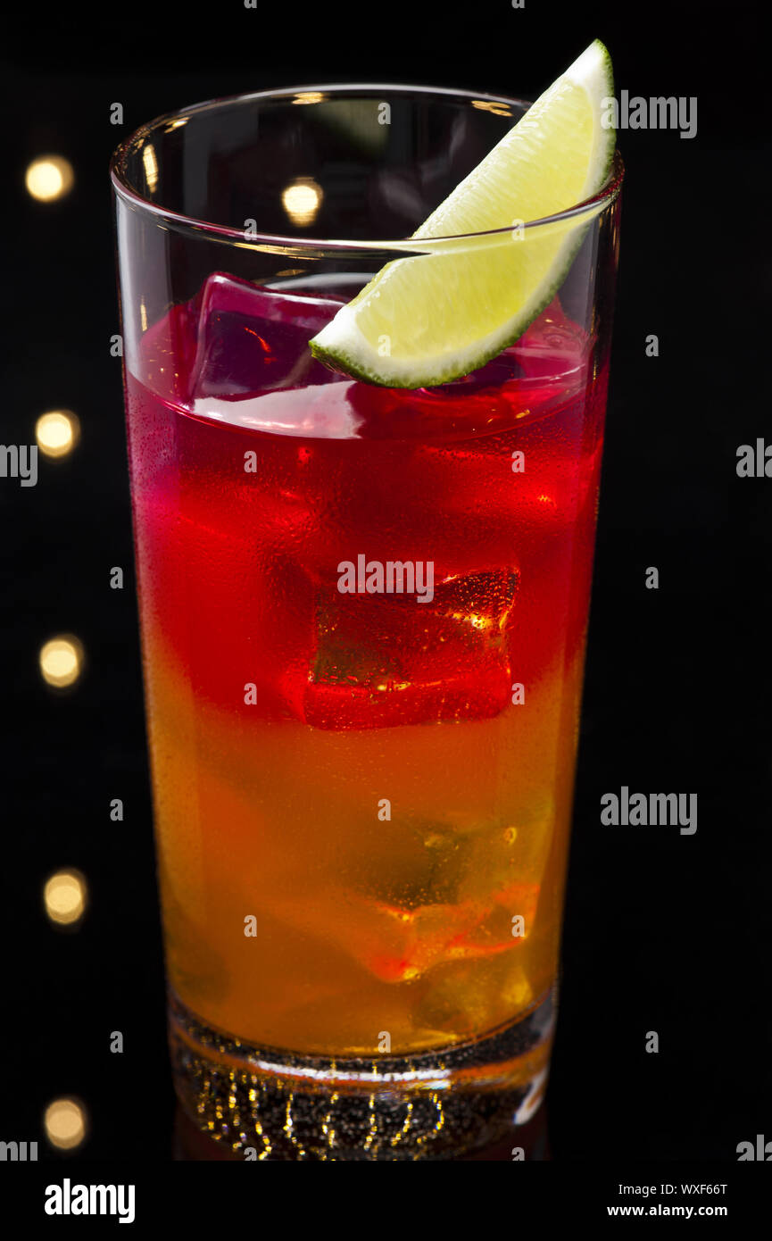 Cocktail party 1950s hi-res stock photography and images - Alamy
