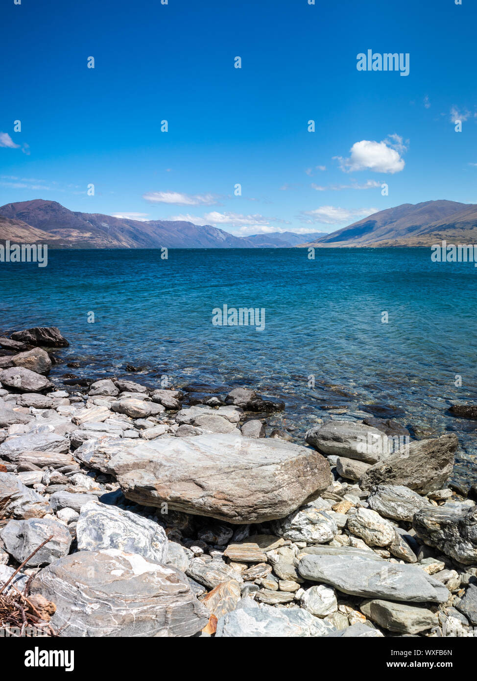 lake Wanaka; New Zealand south island Stock Photo - Alamy