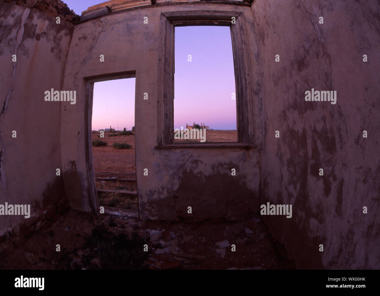 RUIN OF OLD HOMESTEAD IN THE GHOST TOWN OF FARINA 26 KM NORTH OF LYNDHURST IN OUTBACK SOUTH AUSTRALIA Stock Photo