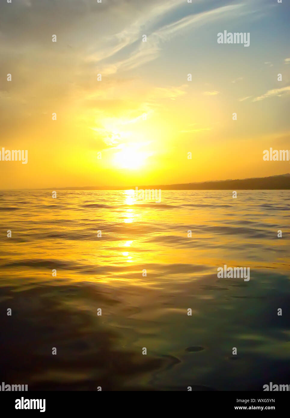 Sunset sky and water hi-res stock photography and images - Alamy