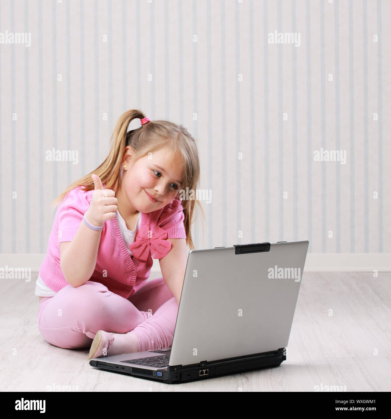 Thumbs Up Computers High Resolution Stock Photography and Images - Alamy