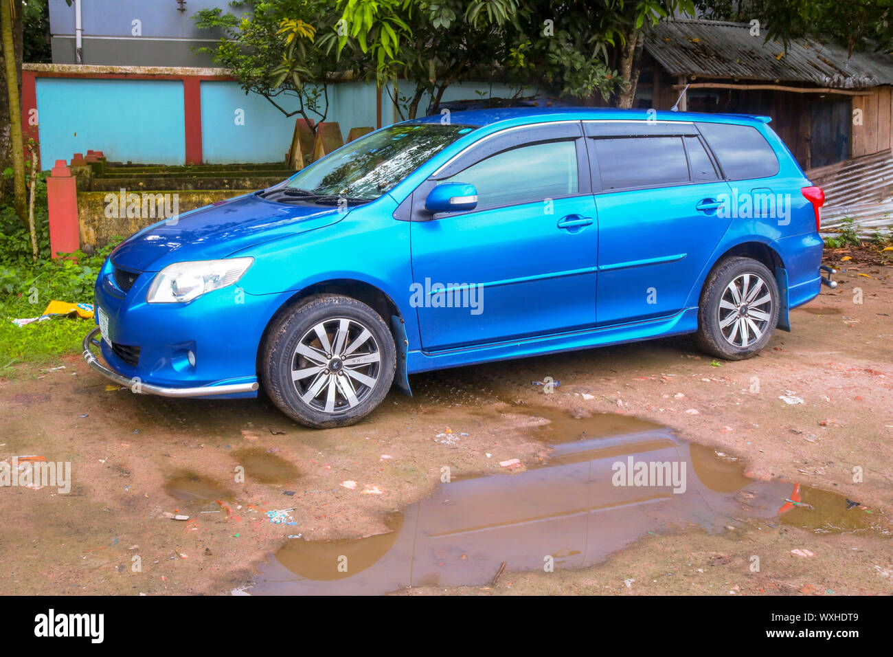 Toyota car parked hi-res stock photography and images - Alamy