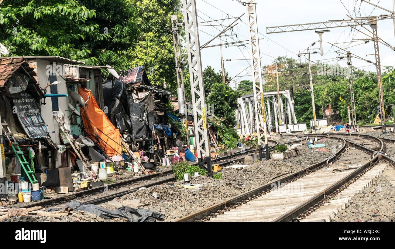 Living near train tracks hires stock photography and images Alamy