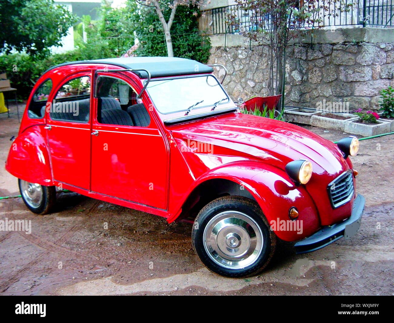 car, 2cv, citroen, red, antique Stock Photo - Alamy