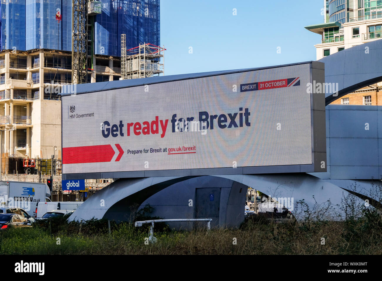 Vauxhall, London, UK. 17th September 2019. An electronic billboard in Vauxhall, London for Get Ready for Brexit, the campaign by the government to prepare for Brexit. Credit: Matthew Chattle/Alamy Live News Stock Photo