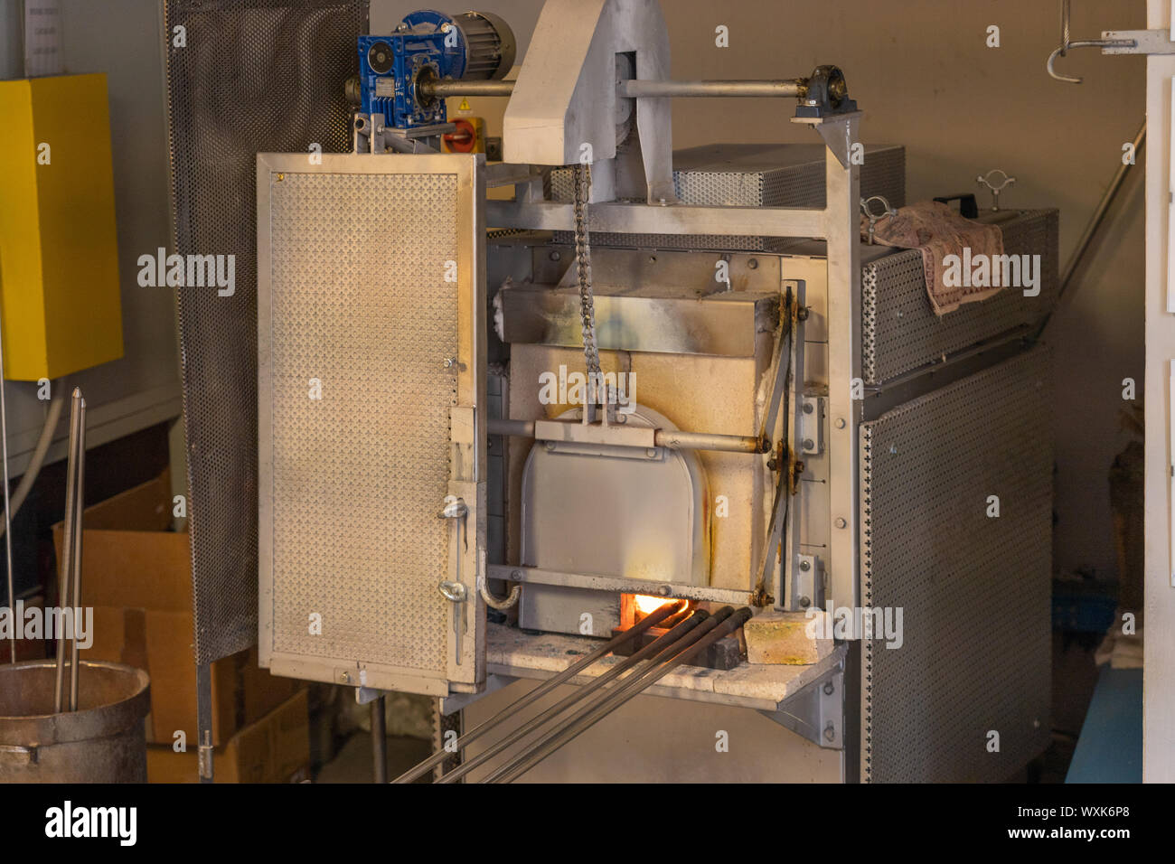 Glass Blowing Furnace High Resolution Stock Photography and Images Alamy