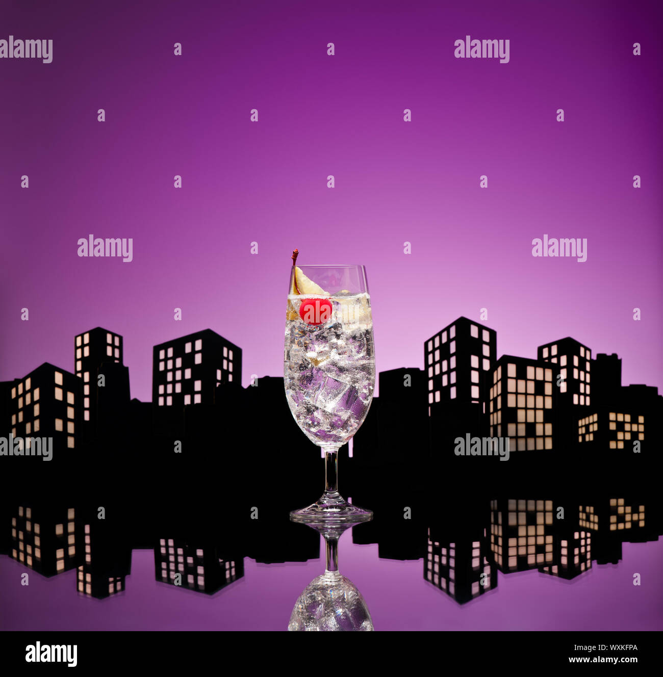 Metropolis Gin Tonic tom collins cocktail Stock Photo Alamy