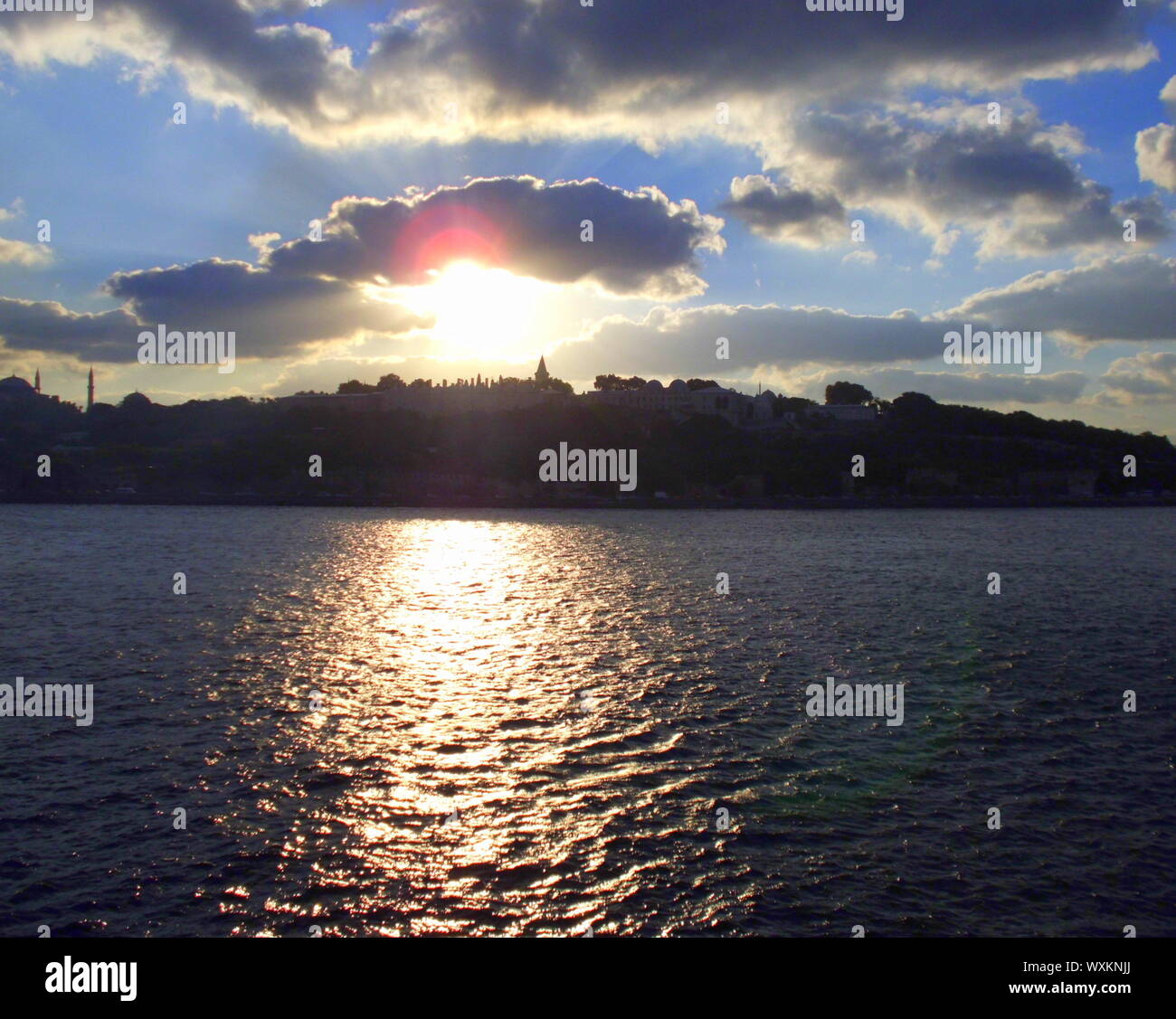 Istanbul at sunset from bosphorus Stock Photo - Alamy