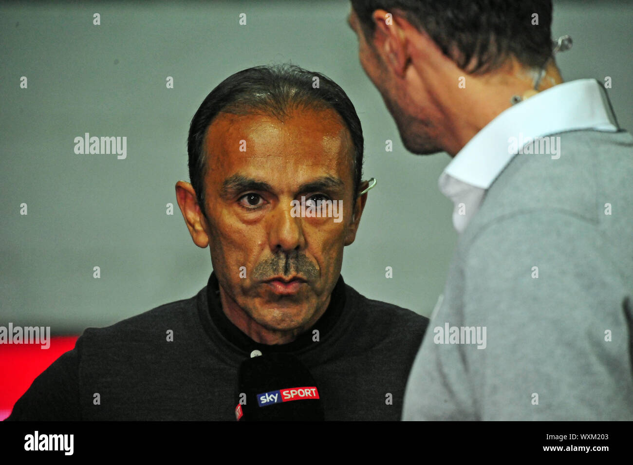 Jos Luhukay, Trainer FC St. Pauli, Derby gegen HSV, Millerntor, Hamburg Stock Photo