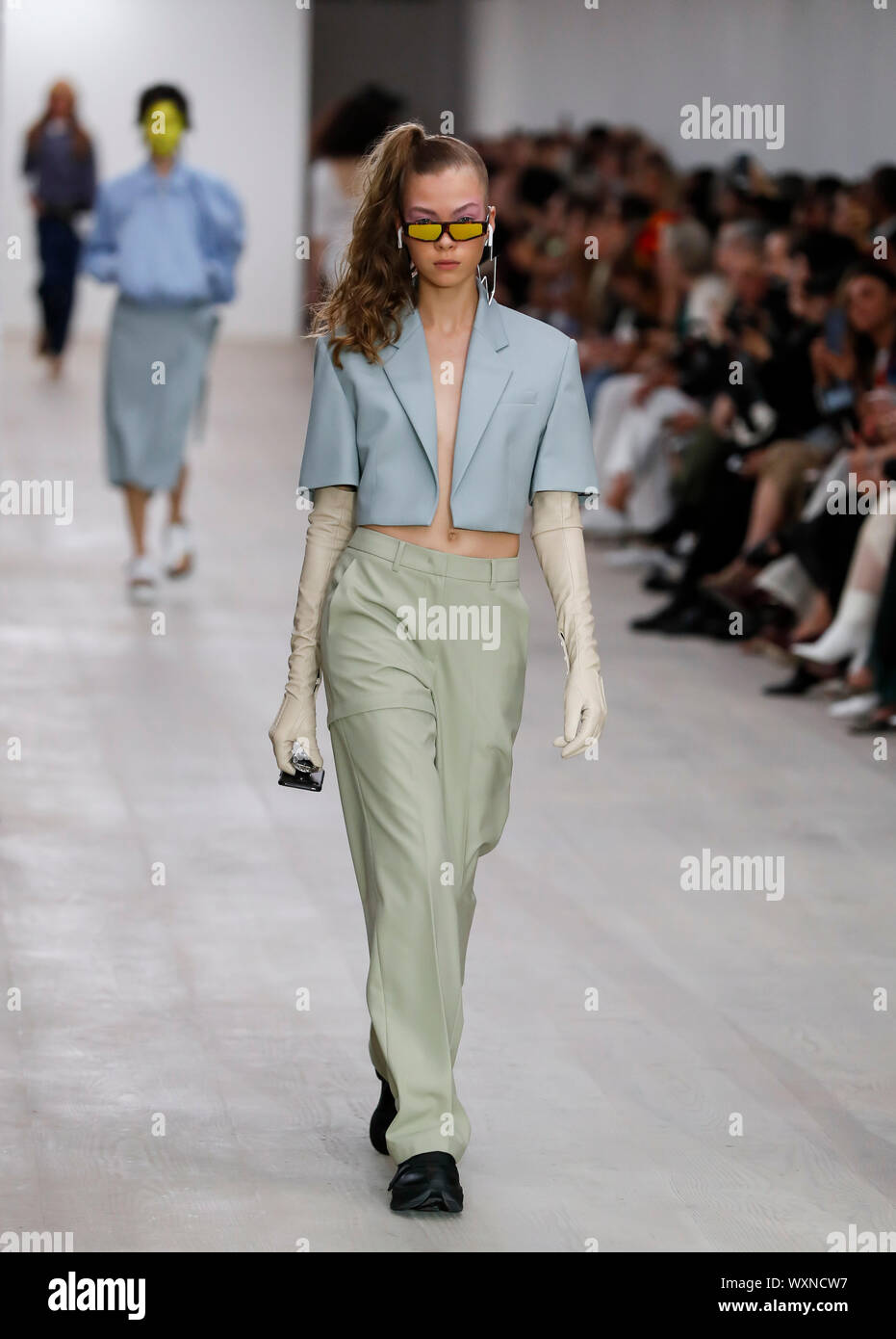 London, Britain. 17th Sep, 2019. Models walk the runway at the pushBUTTON show during the London Fashion Week 2019 in London, Britain, Sept. 17, 2019. Credit: Han Yan/Xinhua/Alamy Live News Stock Photo