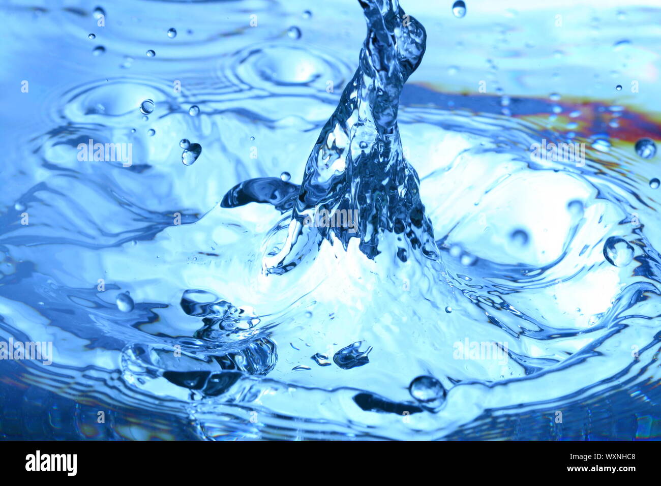blue water splash macro close up Stock Photo - Alamy