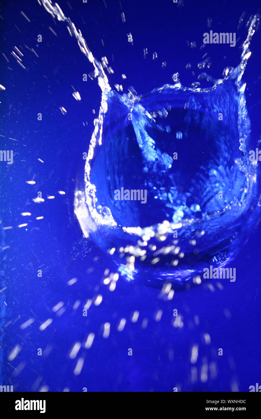 blue water splash macro close up Stock Photo - Alamy