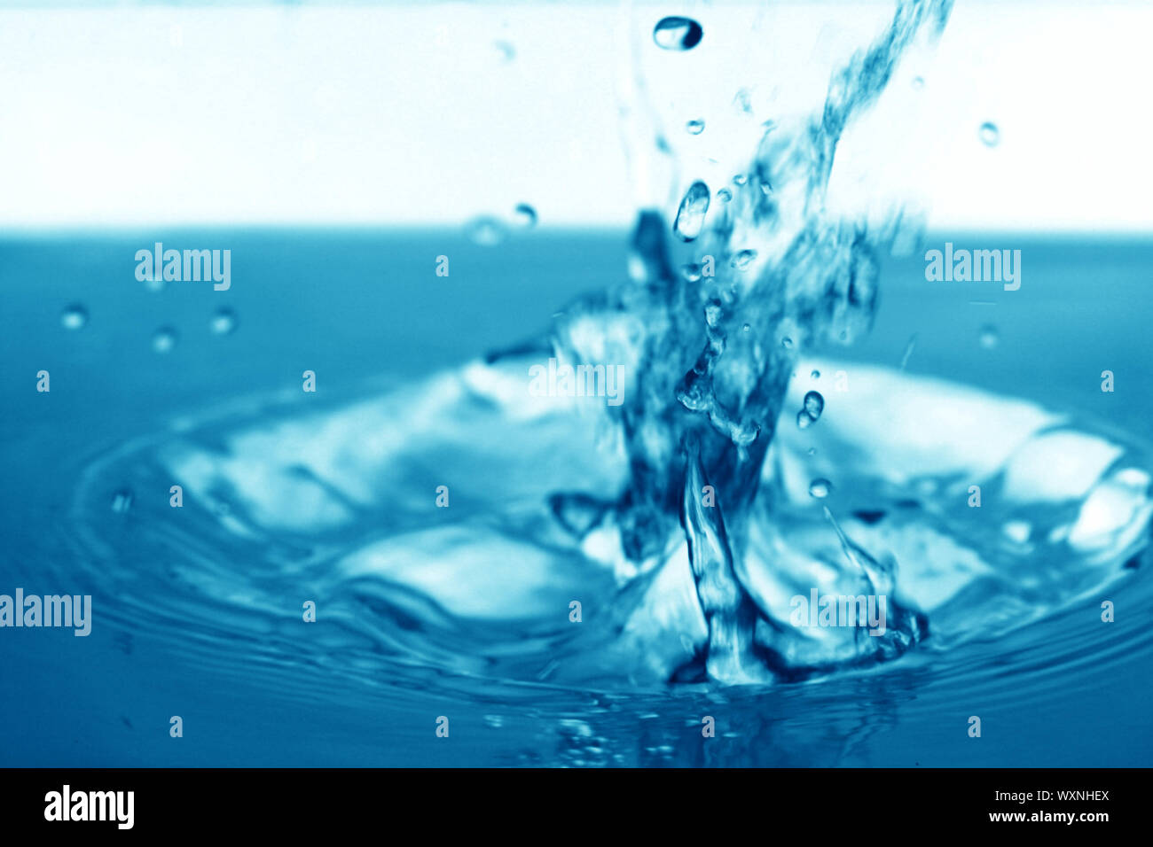 blue water splash macro close up Stock Photo - Alamy