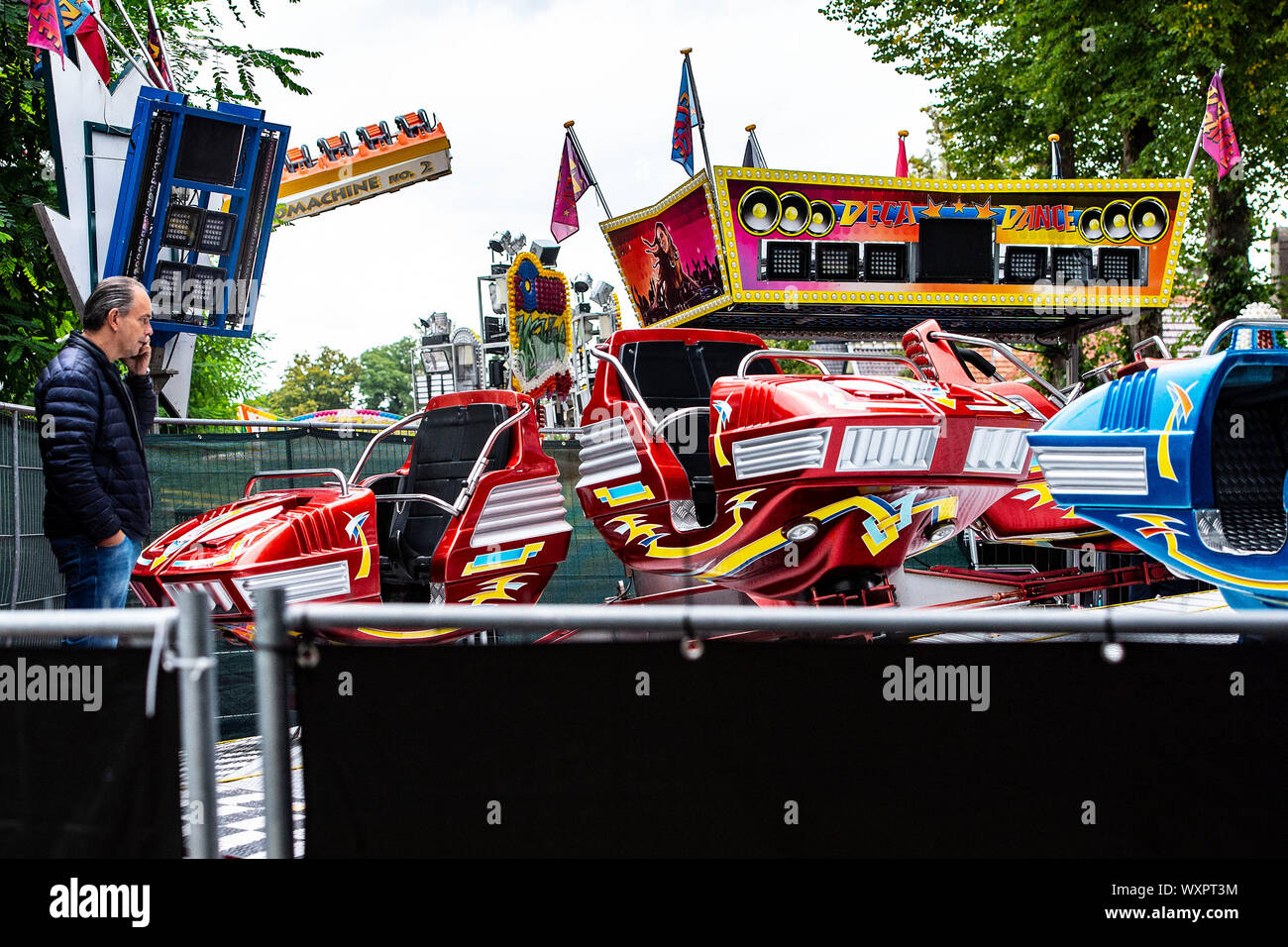 Wijchen, Nederland. 17th Sep, 2019. WIJCHEN, 17-09-2019, dutchnews, Frank Vale, owner of the fair ride Deca Dance Credit: Pro Shots/Alamy Live News Stock Photo