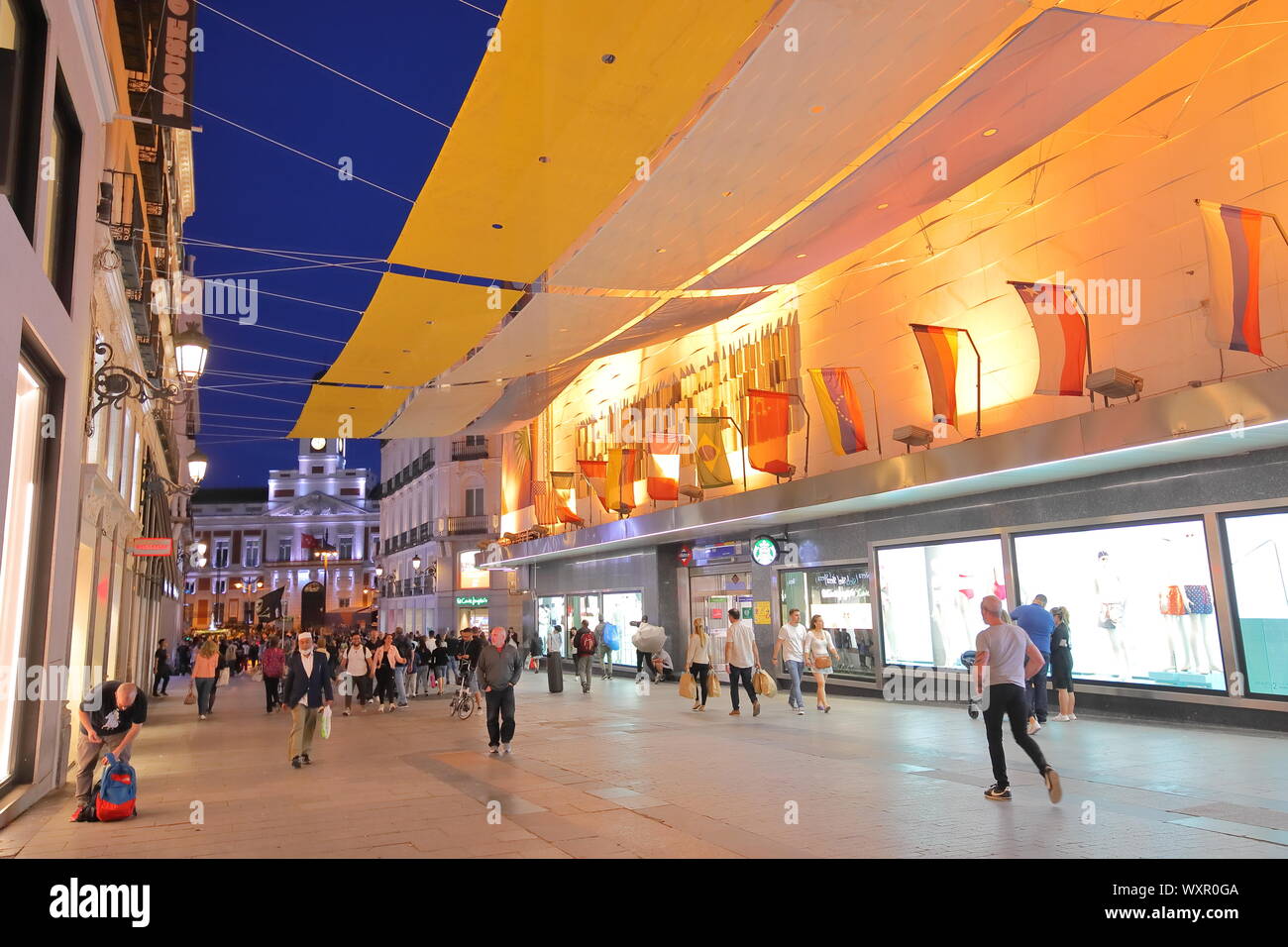 Madrid, spain shopping mall hi-res stock photography and images - Page 6 -  Alamy