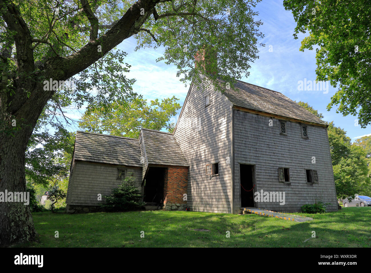 Exterior view of Hoxie House, one of the oldest surviving houses in