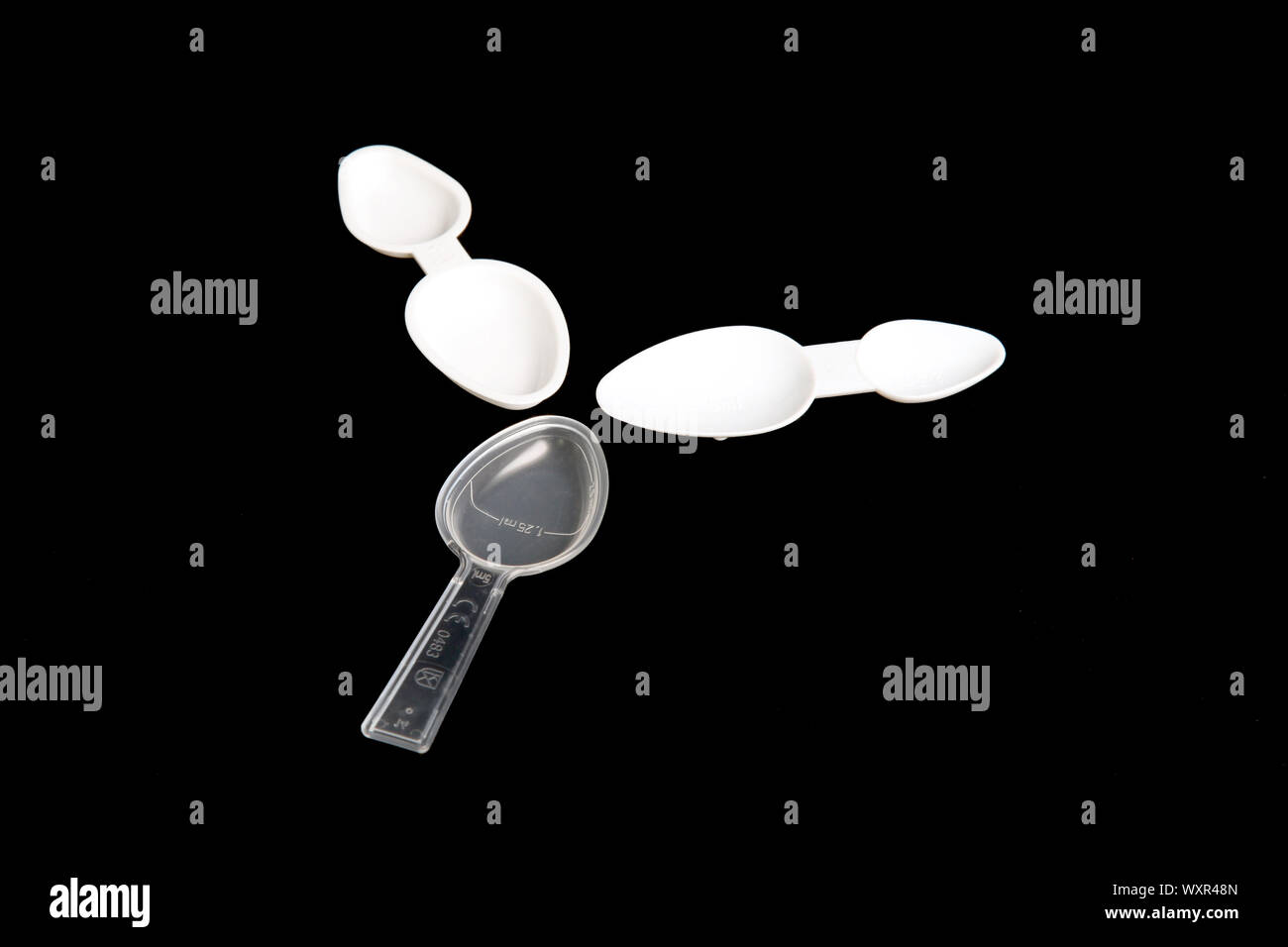 Disposable medicine spoons hires stock photography and images Alamy