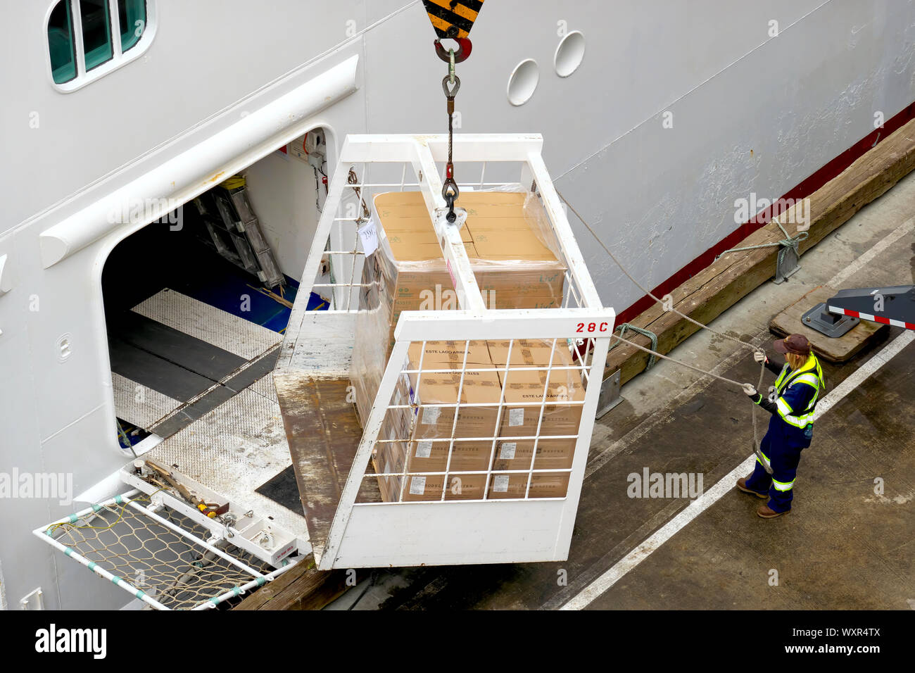 Cargo hold hires stock photography and images Alamy
