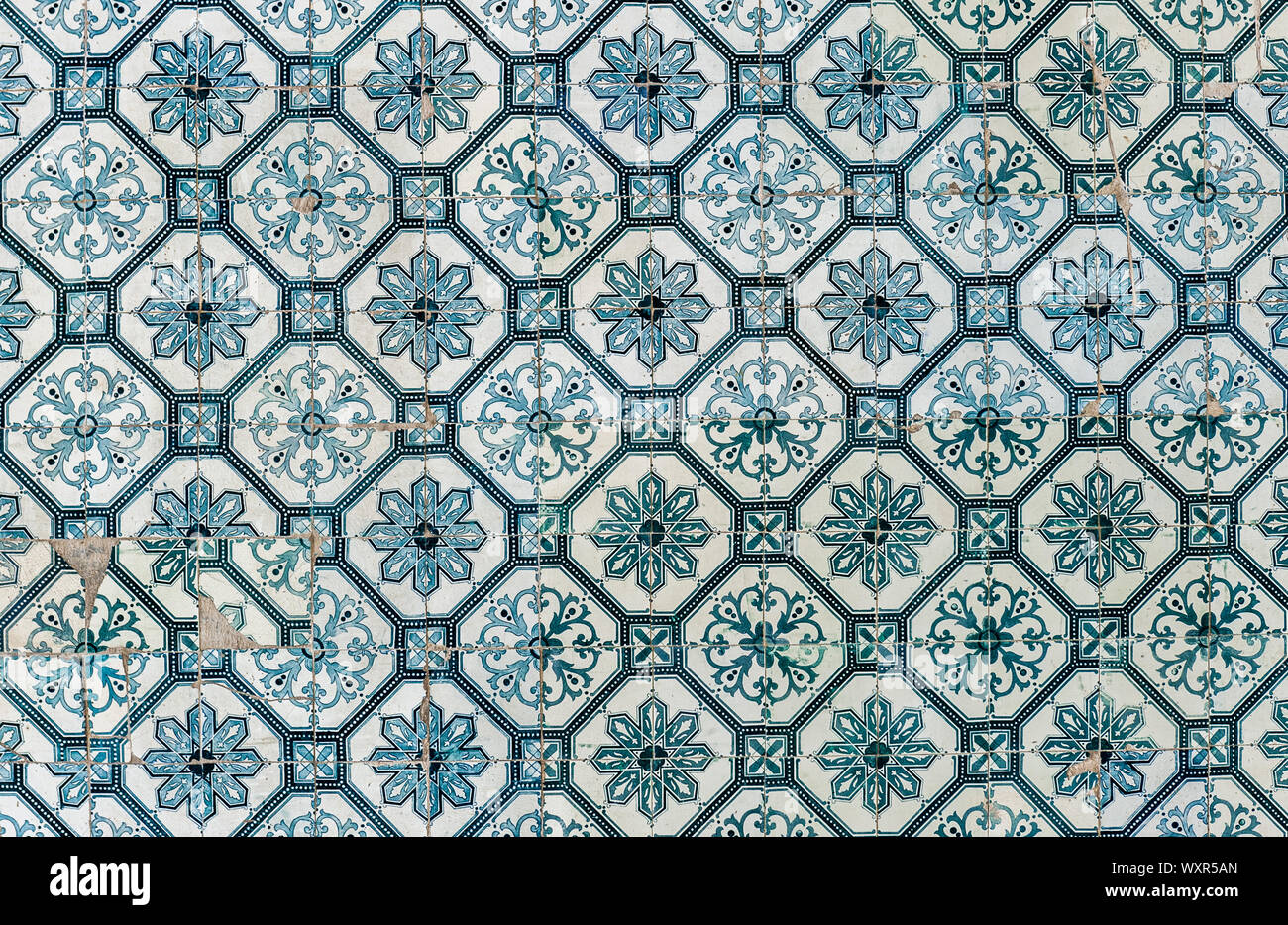 Vintage floor tiles pattern hi-res stock photography and images - Alamy