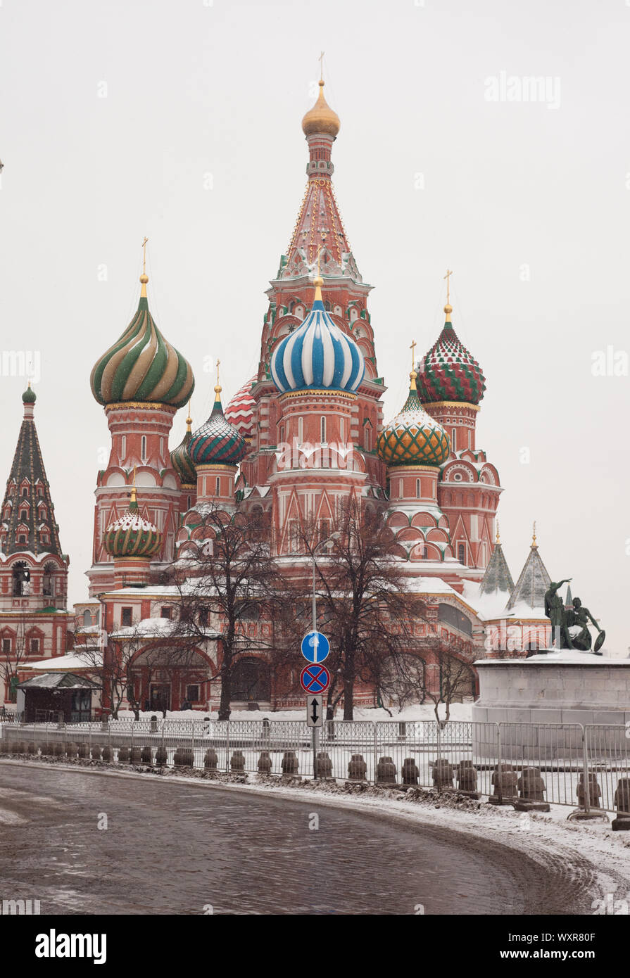 Saint Basil's Cathedral in winter Stock Photo - Alamy