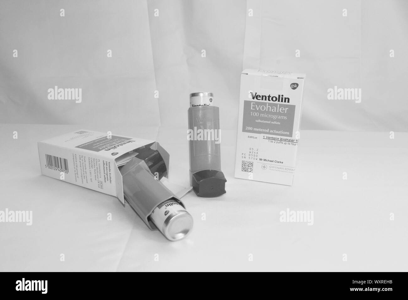 Asthma inhaler spacer Black and White Stock Photos & Images - Alamy