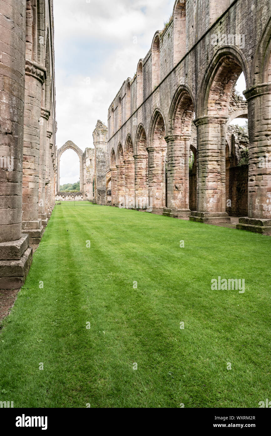 Fountains Abbey, North Yorkshire, England Stock Photo Alamy