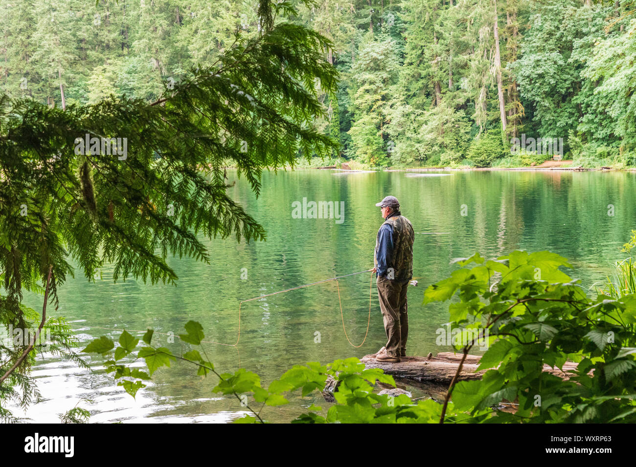 Battle ground lake fishing hires stock photography and images Alamy