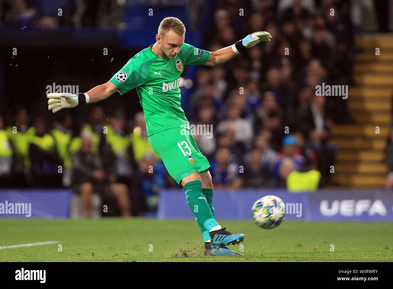 London, UK. 17th Sep, 2019. Jasper Cillessen, the goalkeeper of Valencia in action. UEFA Champions league group H match, Chelsea v Valencia at Stamford Bridge in London on Tuesday 17th September 2019. this image may only be used for Editorial purposes. Editorial use only, license required for commercial use. No use in betting, games or a single club/league/player publications . pic by Steffan Bowen/Andrew Orchard sports photography/Alamy Live news Credit: Andrew Orchard sports photography/Alamy Live News Stock Photo
