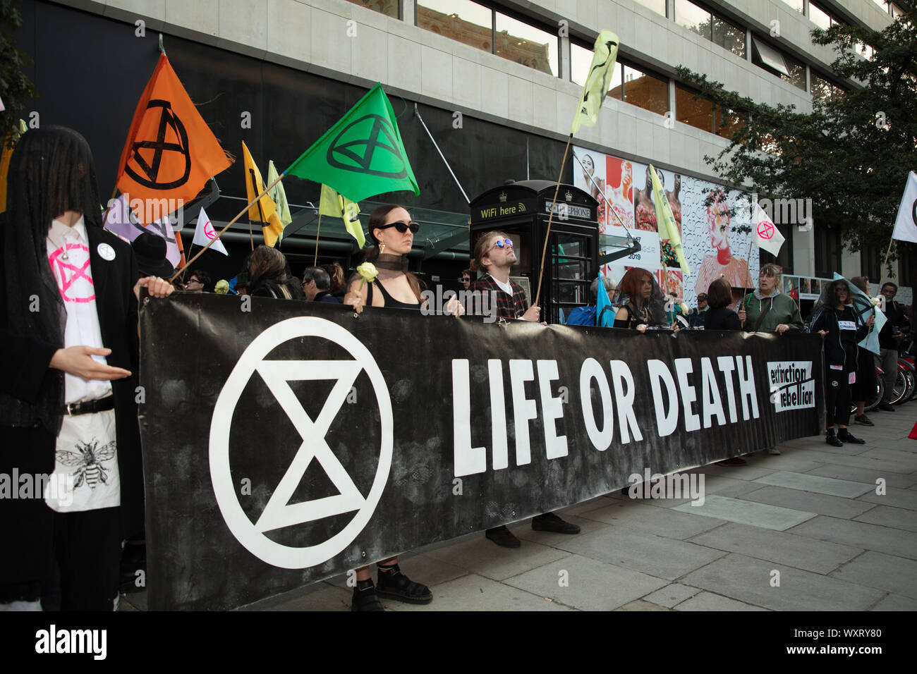 Extinction Rebellion - Life Or Death T-Shirt Extinction Rebellion - Life Or Death T-Shirt