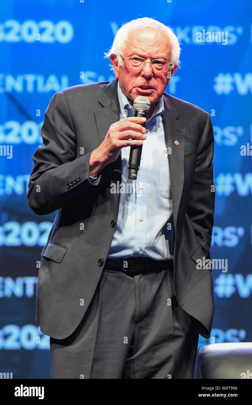 Senator bernie sanders on stage hires stock photography and images Alamy