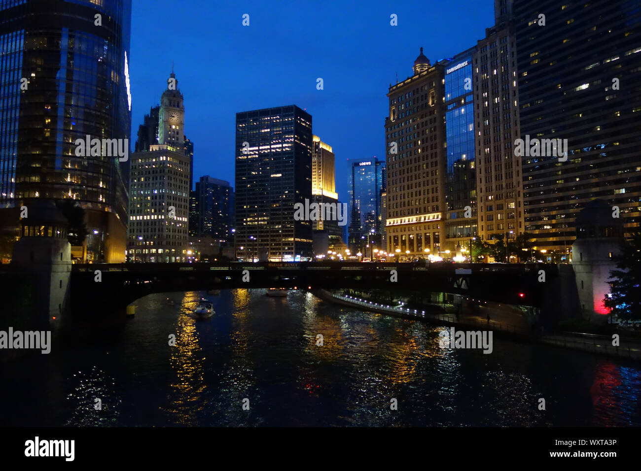 CHICAGO RIVER AT NIGHT Stock Photo - Alamy