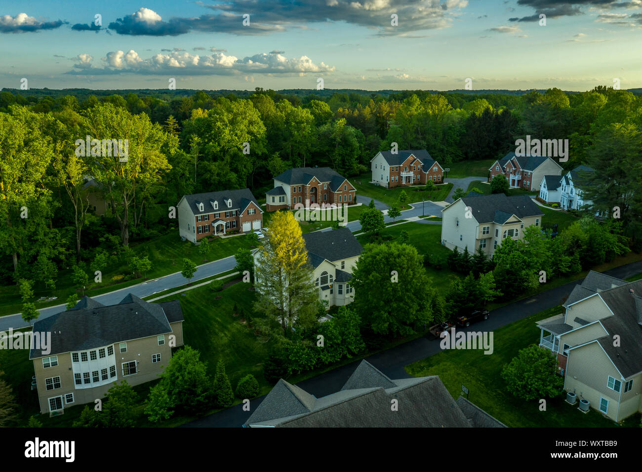 Two story suburban home hires stock photography and images Alamy