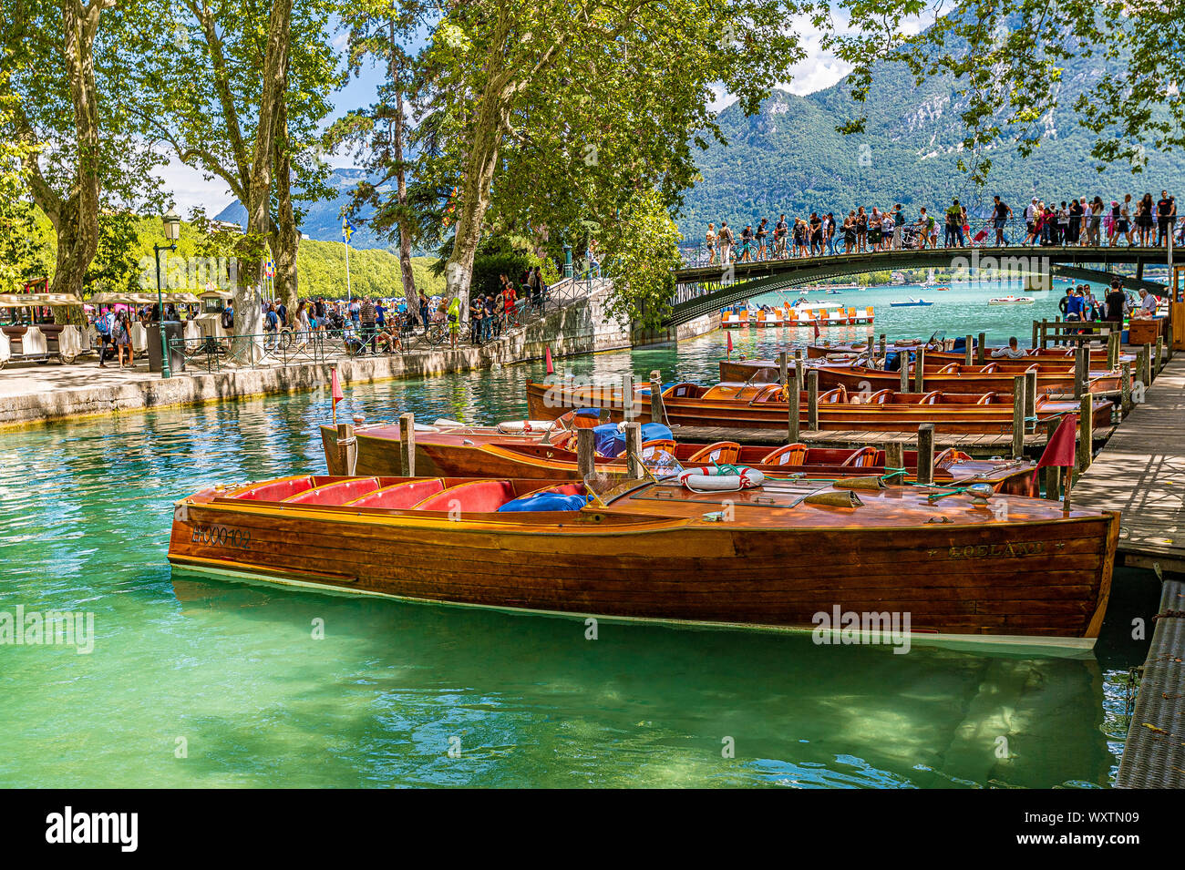 france-haute-savoie-annecy-canal-du-vass-and-pont-des-amours-stock