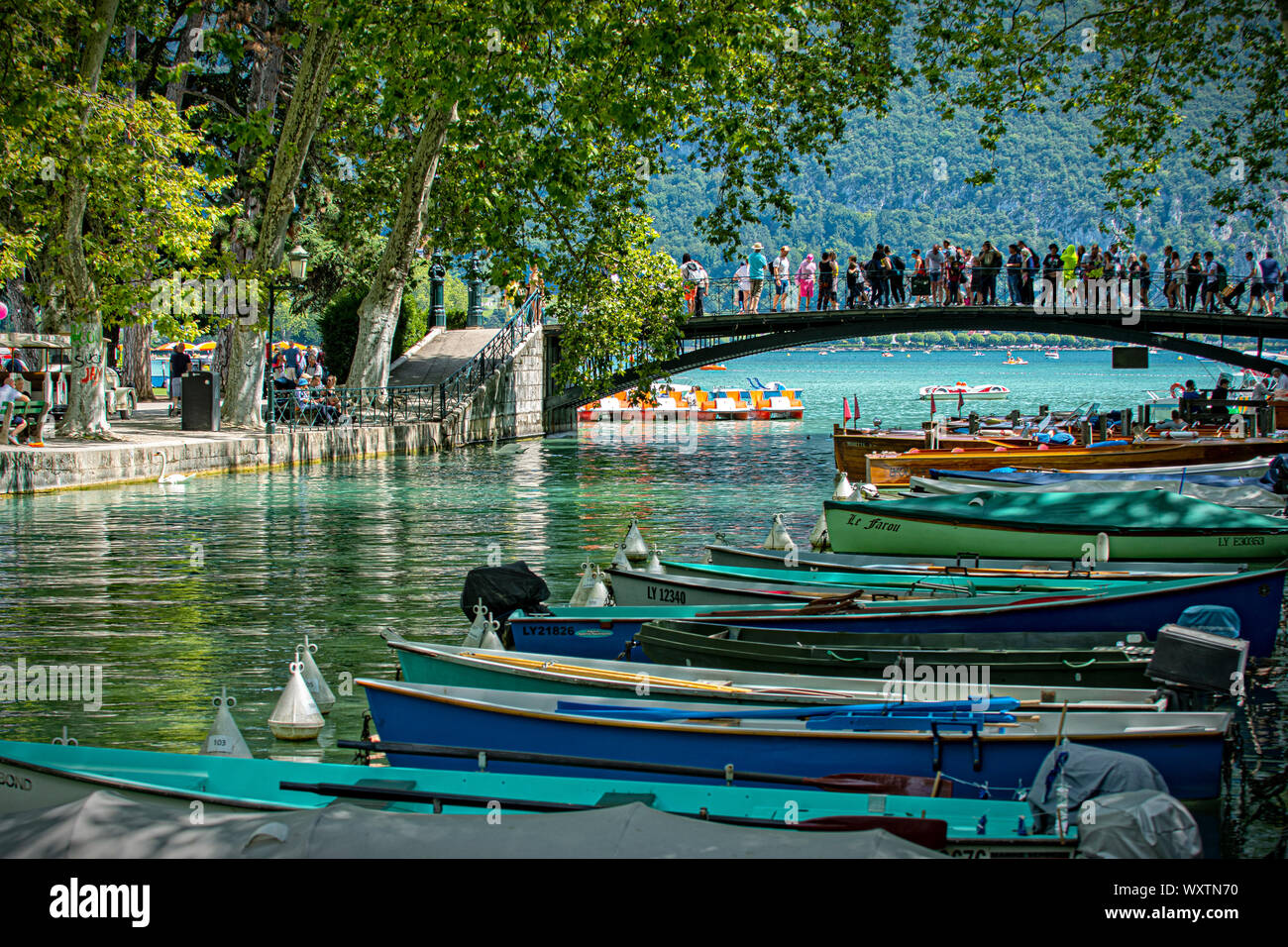france-haute-savoie-annecy-canal-du-vass-and-pont-des-amours-stock