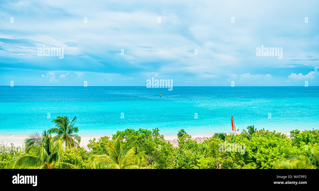 Sunny day beautiful hi-res stock photography and images - Alamy