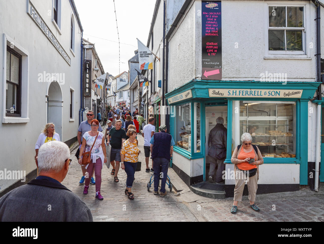 Page 2 Cobbled Street St Ives Cornwall High Resolution Stock Photography And Images Alamy