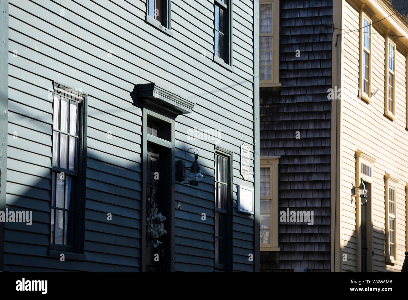 Traditional wood clapboard and cedar shingle homes in Newport, Rhode Island, USA Stock Photo